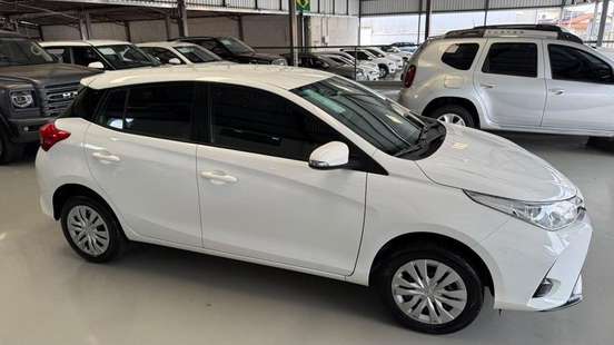 TOYOTA-YARIS-2024