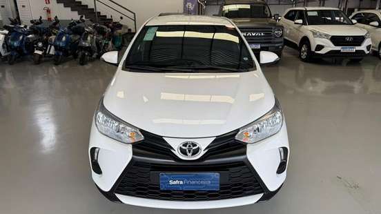 TOYOTA-YARIS-2024