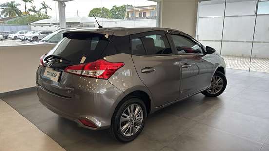 TOYOTA-YARIS-2020