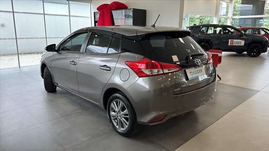 TOYOTA-YARIS-2020