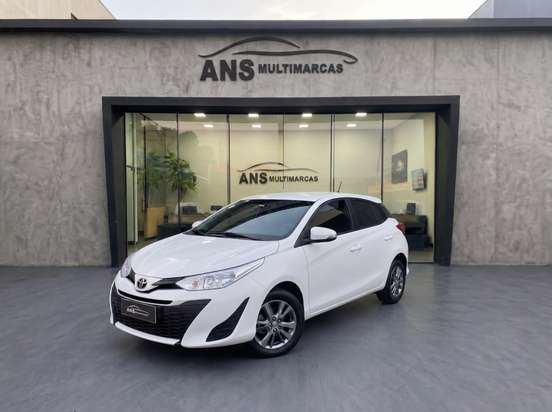 TOYOTA-YARIS-2021