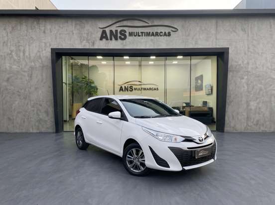 TOYOTA-YARIS-2021