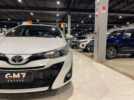 TOYOTA-YARIS-2019