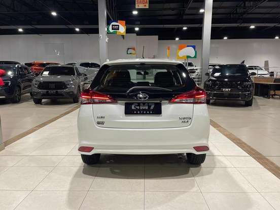 TOYOTA-YARIS-2019