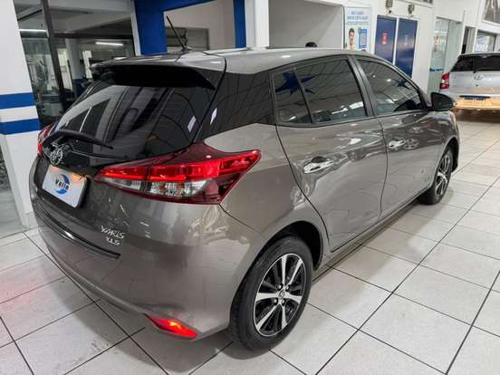 TOYOTA-YARIS-2018