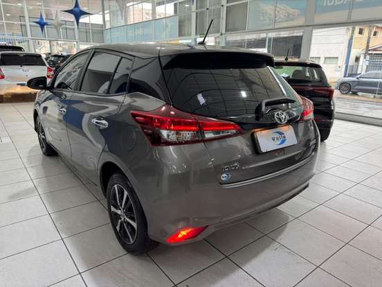 TOYOTA-YARIS-1.5 16V FLEX XLS MULTIDRIVE TOYOTA-YARIS-2018