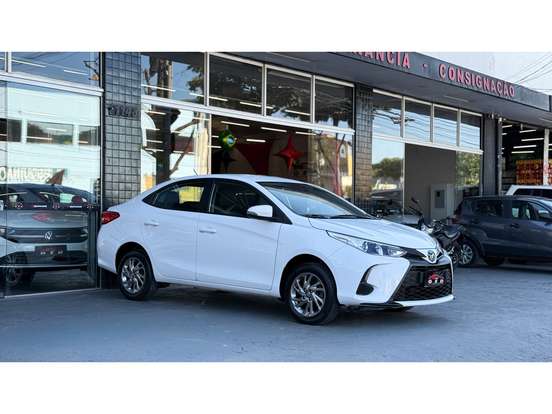 TOYOTA-YARIS-2022