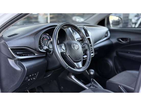 TOYOTA-YARIS-2022