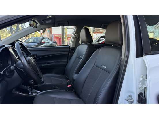 TOYOTA-YARIS-2022
