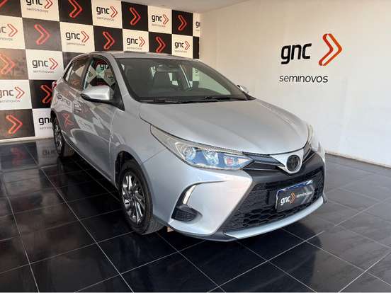 TOYOTA-YARIS-2022