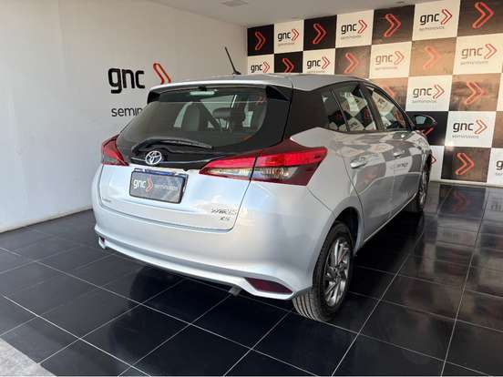 TOYOTA-YARIS-2022