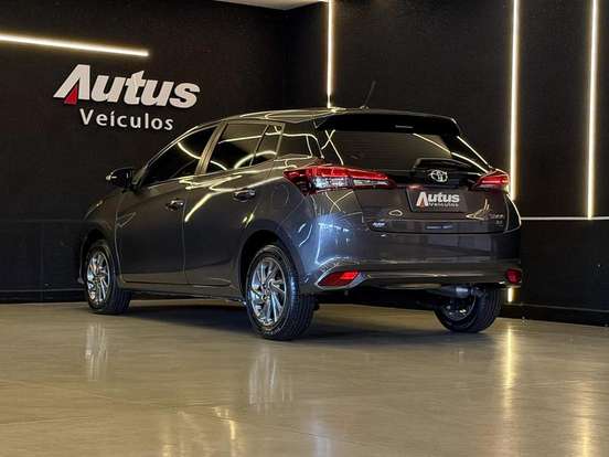 TOYOTA-YARIS-2022