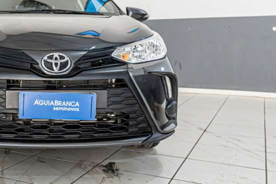 TOYOTA-YARIS-2024