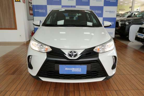 TOYOTA-YARIS-2024