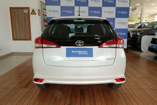 TOYOTA-YARIS-2024