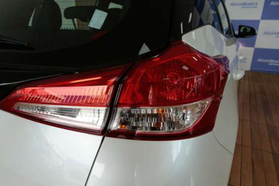 TOYOTA-YARIS-2024