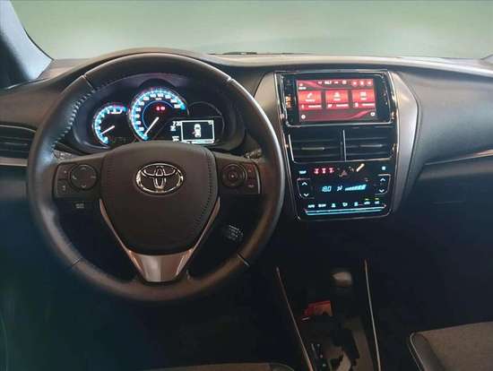 TOYOTA-YARIS-2024