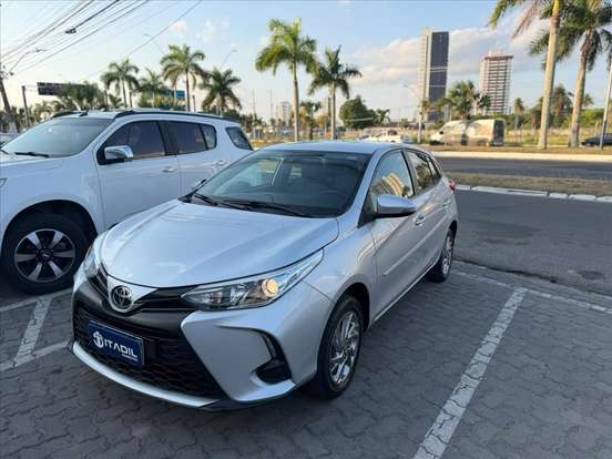 TOYOTA-YARIS-2023