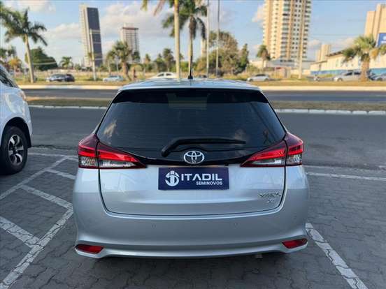 TOYOTA-YARIS-2023