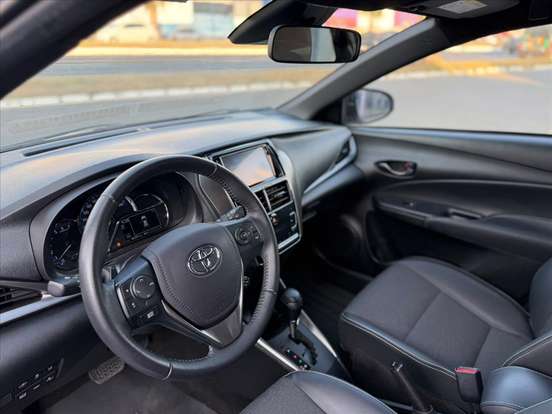 TOYOTA-YARIS-2023