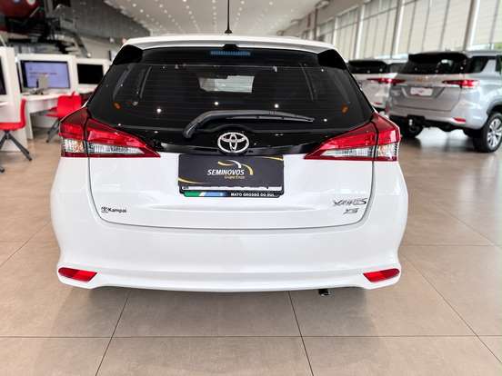 TOYOTA-YARIS-2023