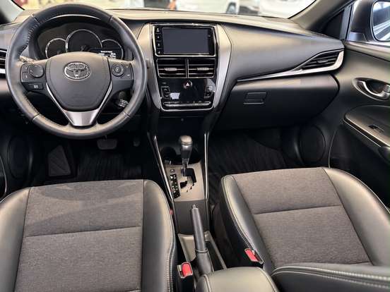 TOYOTA-YARIS-2023