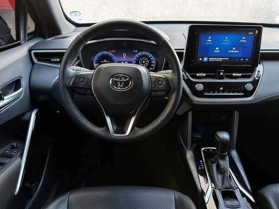 TOYOTA-COROLLA CROSS-2024