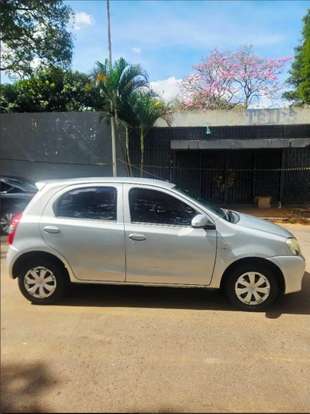 TOYOTA-ETIOS-2015