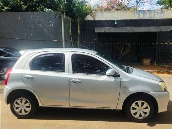 TOYOTA-ETIOS-1.3 X 16V FLEX 4P MANUAL TOYOTA-ETIOS-2015