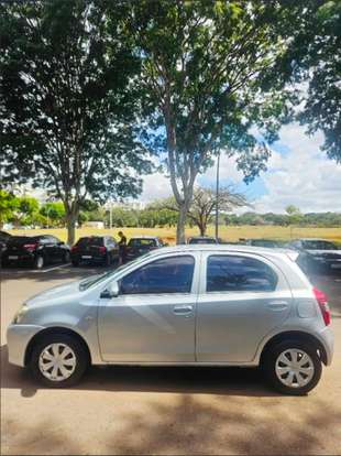 TOYOTA-ETIOS-2015