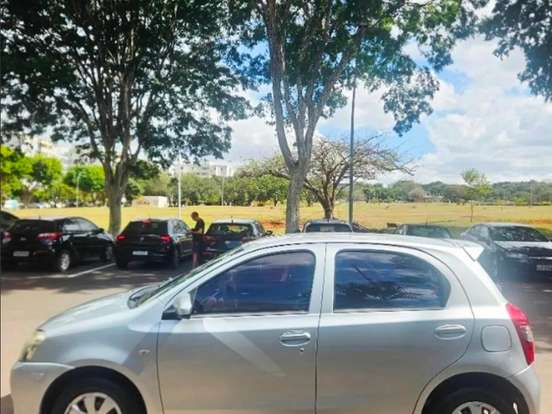 TOYOTA-ETIOS-1.3 X 16V FLEX 4P MANUAL TOYOTA-ETIOS-2015