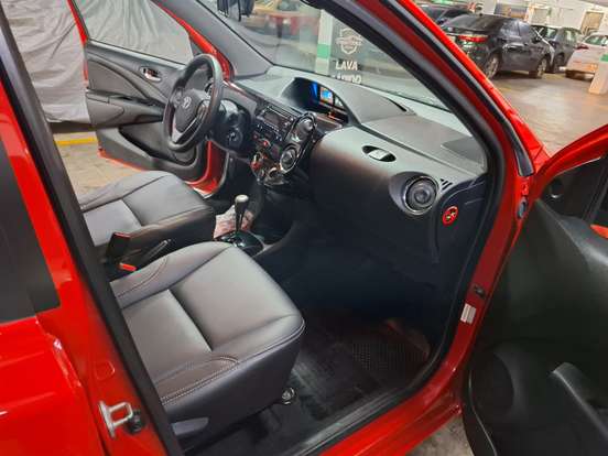 TOYOTA-ETIOS-2018