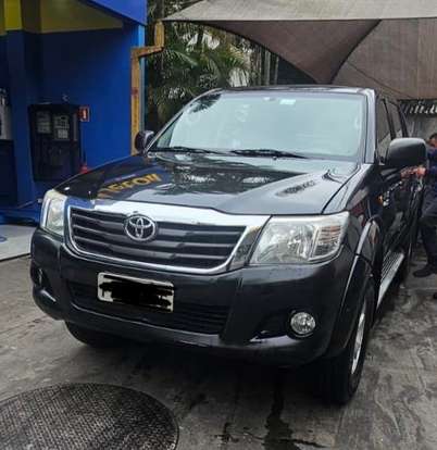 TOYOTA-HILUX-2012