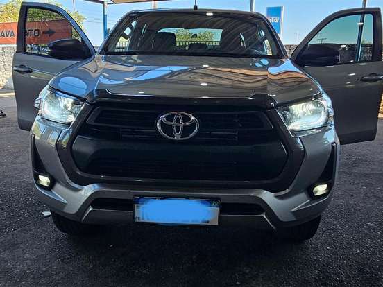 TOYOTA-HILUX-2.8 D-4D TURBO DIESEL CD SR 4X4 AUTOMÁTICO TOYOTA-HILUX-2023