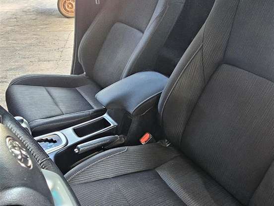 TOYOTA-HILUX-2.8 D-4D TURBO DIESEL CD SR 4X4 AUTOMÁTICO TOYOTA-HILUX-2023