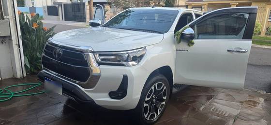 TOYOTA HILUX 2.8 D-4D TURBO DIESEL CD SRX 4X4 AUTOMÁTICO
