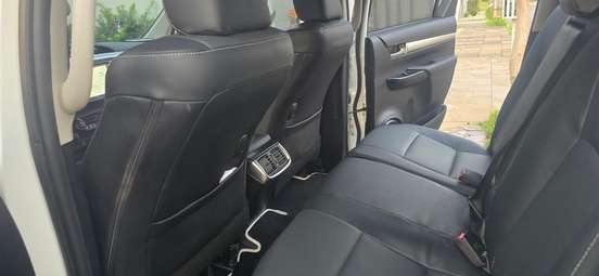 TOYOTA-HILUX-2023