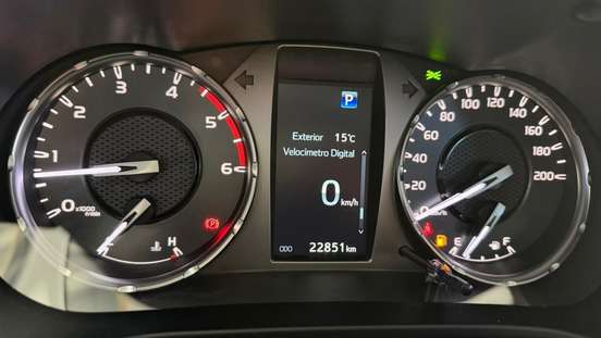 TOYOTA-HILUX-2025