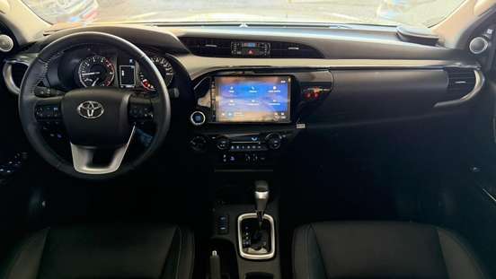 TOYOTA-HILUX-2025
