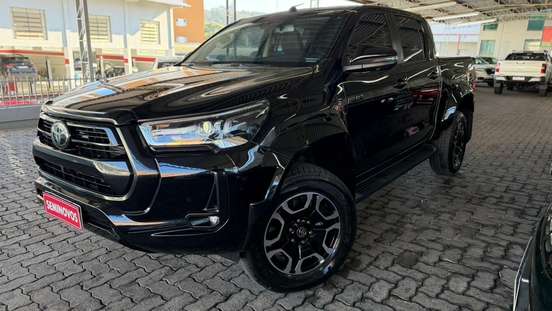 TOYOTA-HILUX-2025