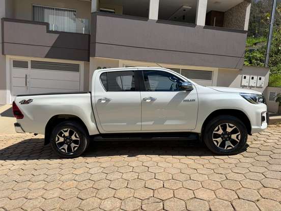 TOYOTA-HILUX-2.8 SRX 4X4 CD 16V DIESEL 4P AUTOMÁTICO TOYOTA-HILUX-2019