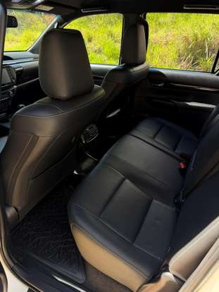 TOYOTA-HILUX-2019