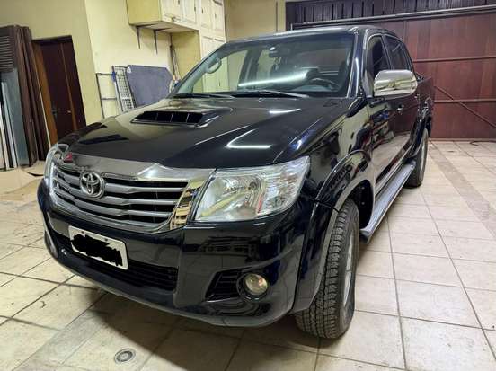 TOYOTA-HILUX-2014