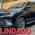 TOYOTA HILUX SW4 2.8 D-4D TURBO DIESEL SRX PLATINUM 7L 4X4 AUTOMÁTICO TOYOTA HILUX SW4 2.8 D-4D TURBO DIESEL SRX PLATINUM 7L 4X4 AUTOMÁTICO