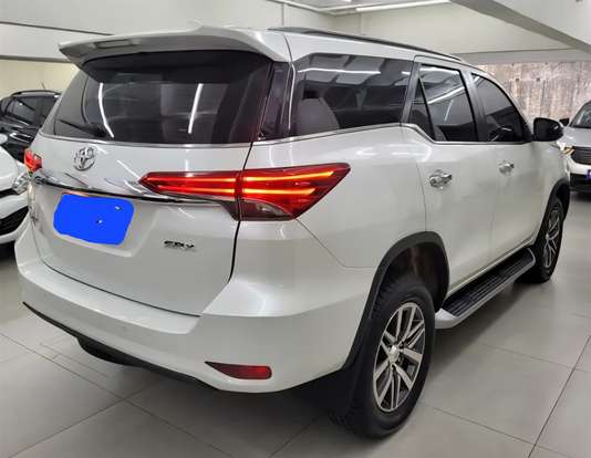 TOYOTA-HILUX SW4-2020
