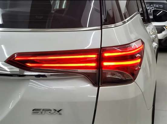 TOYOTA-HILUX SW4-2020