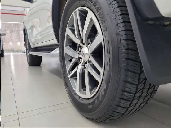TOYOTA-HILUX SW4-2020