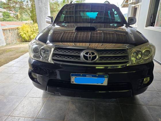 TOYOTA HILUX SW4 3.0 SRV 4X4 7 LUGARES 16V TURBO INTERCOOLER DIESEL 4P AUTOMÁTICO