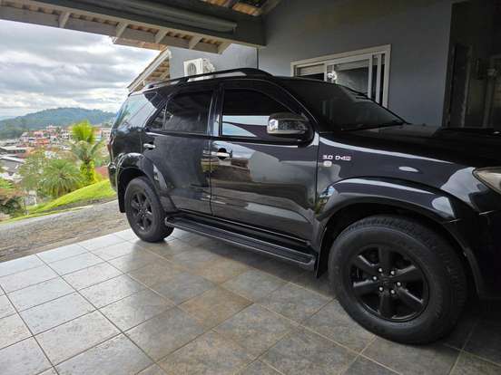 TOYOTA-HILUX SW4-3.0 SRV 4X4 7 LUGARES 16V TURBO INTERCOOLER DIESEL 4P AUTOMÁTICO TOYOTA-HILUX SW4-2009