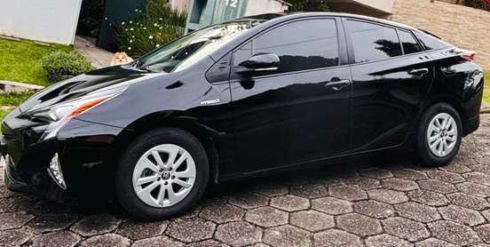 TOYOTA-PRIUS-2018